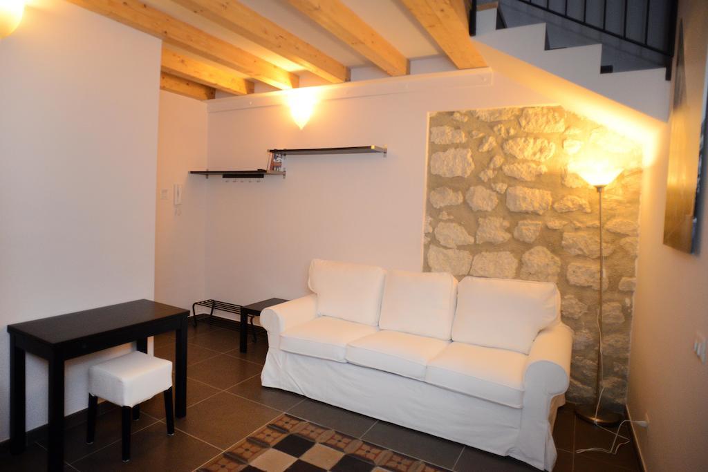 B&B Thule Кальтаниссетта Экстерьер фото